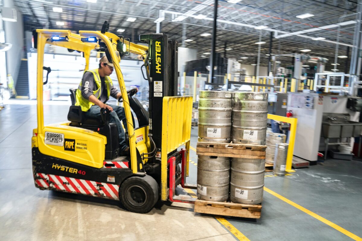 How to Safely Operate a Forklift in the Workplace